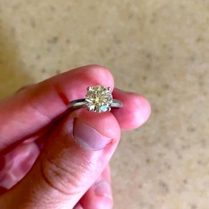 1.7 carrot women diamond engagement ring